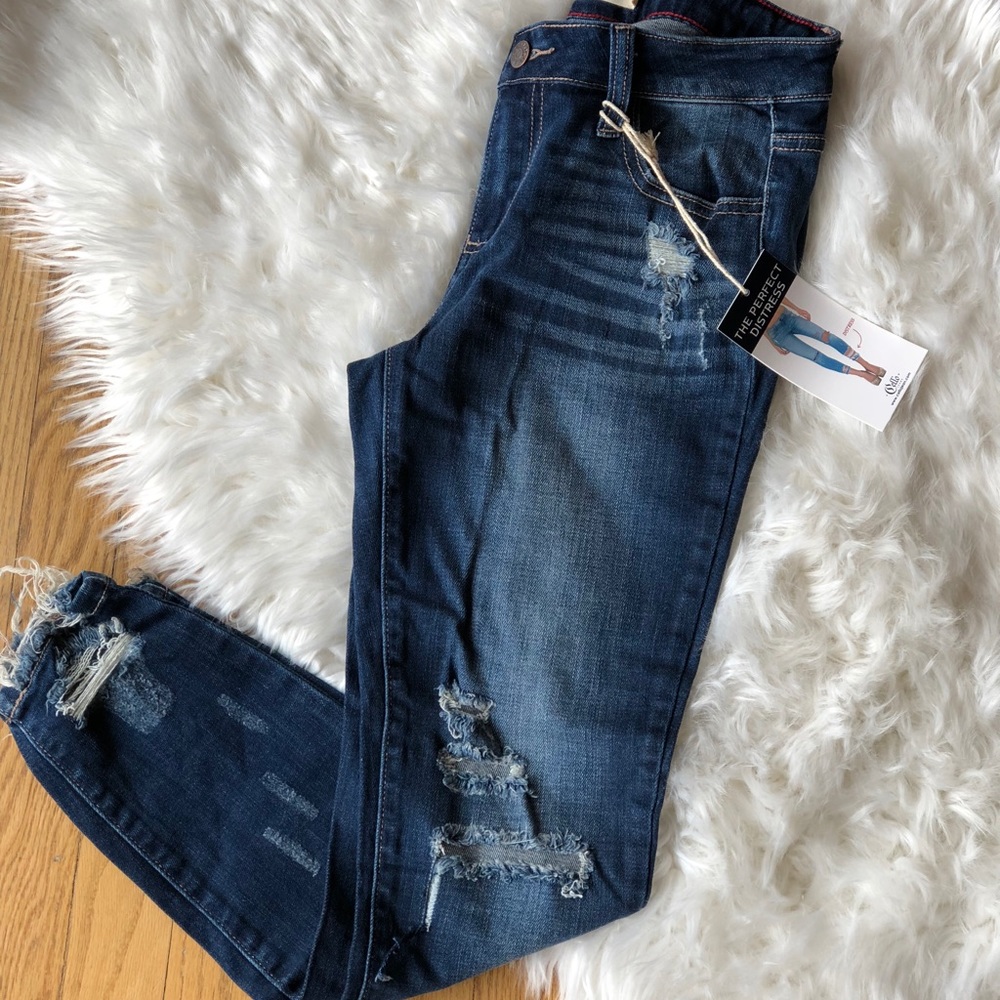 Distressed Skinny Jeans NWT!